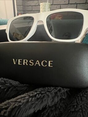 Versace White Frame oversized full inclusion Sunglasses with Dark Lenses